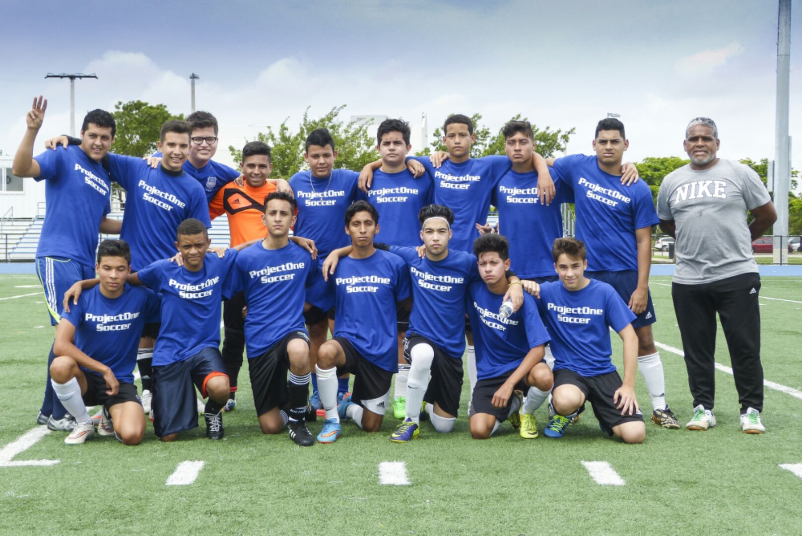 La Escuela de Fútbol Project One durante el amistoso en Miami Garden.